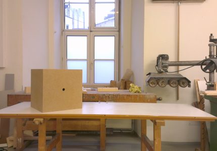 Gegenwartsmaschine Box in its raw state